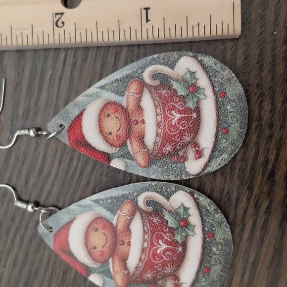 Festive Gingerbread Earrings Lightweight - Picture 2 of 2